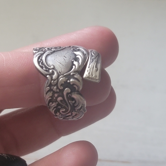 Vintage | Spoon Ring | Mama | Silverplate | Size 8 - Picture 8 of 10